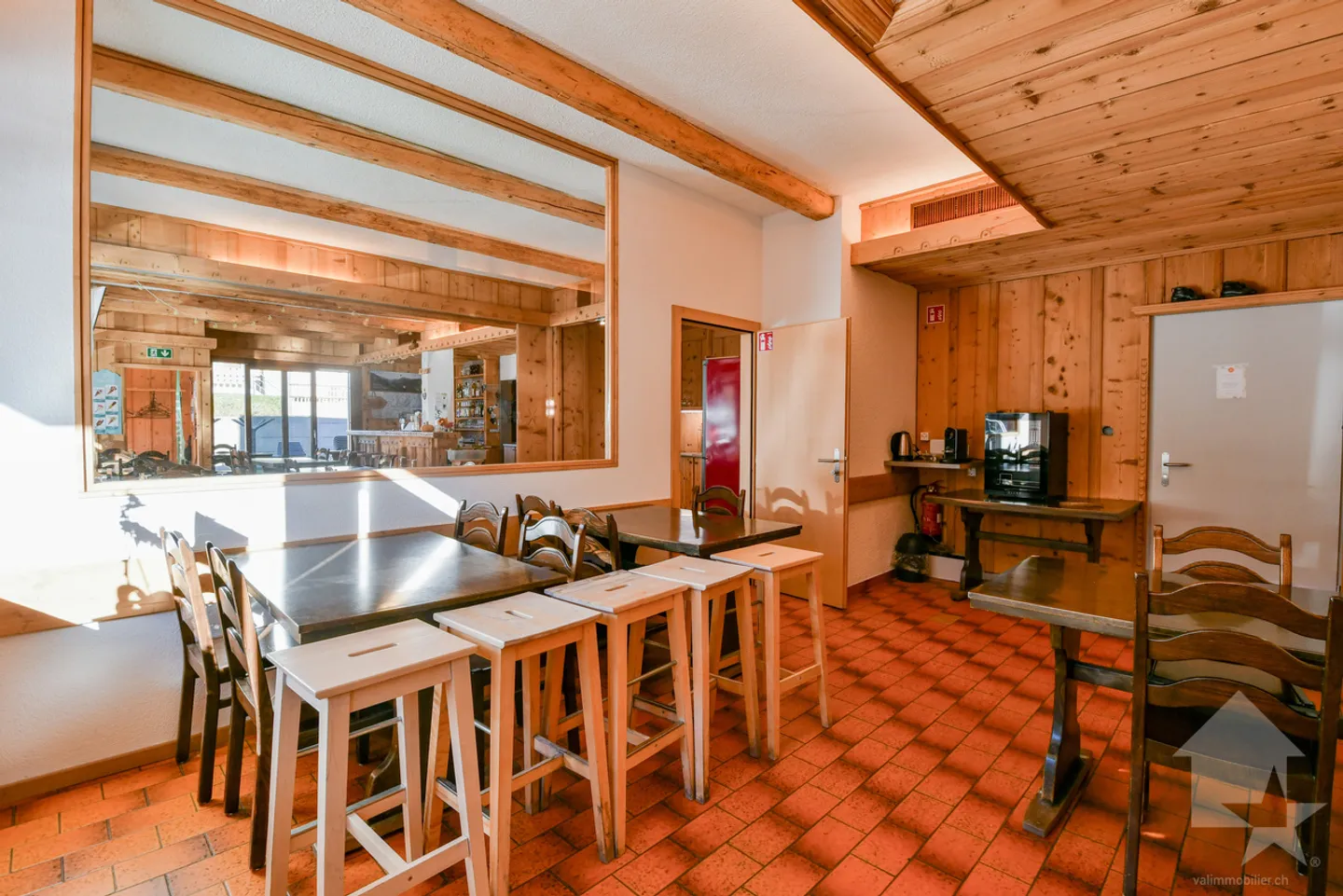 Auberge alpine rénovée - Photo 2 sur 17