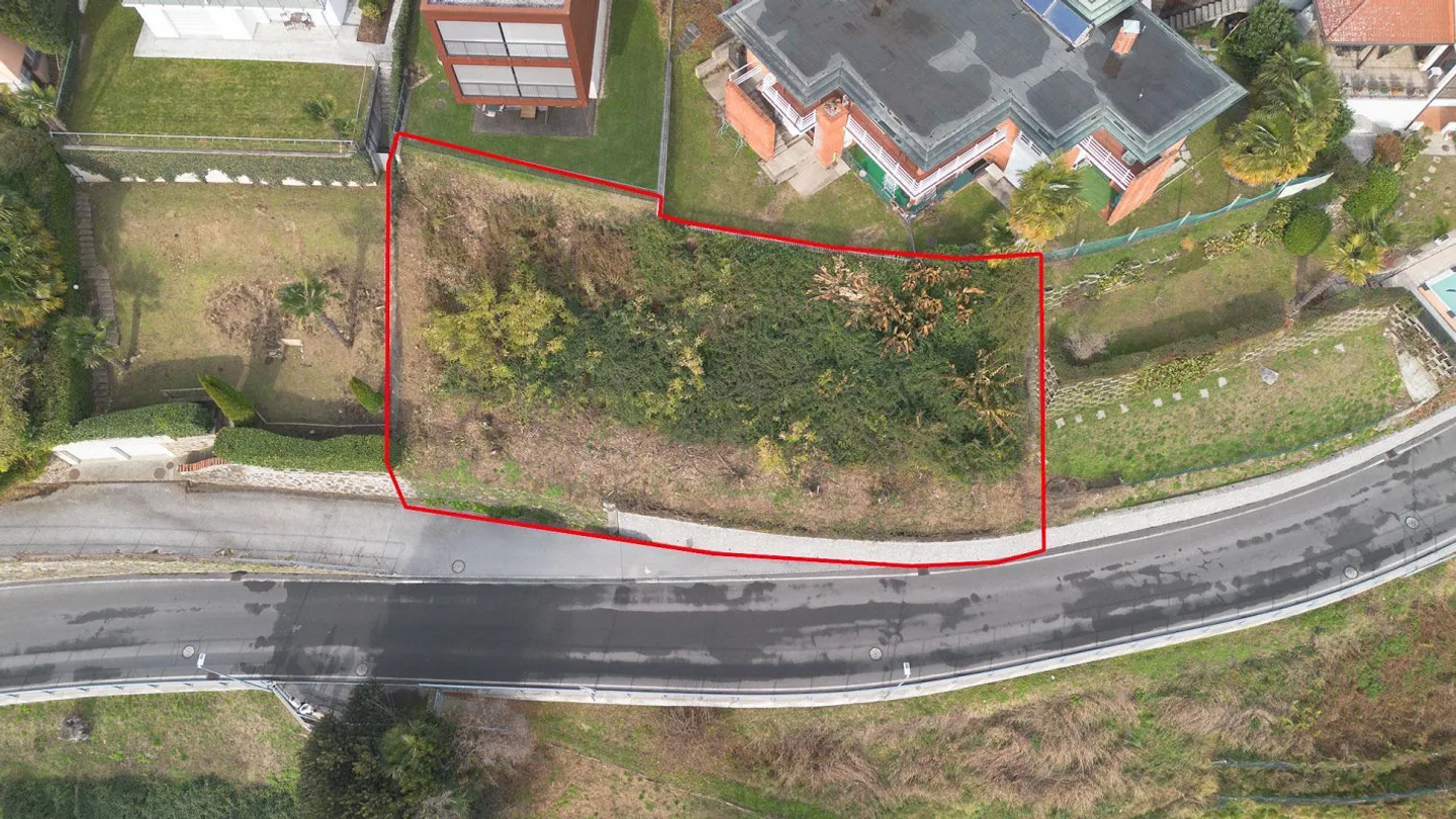Terreno edificabile vista lago con licenza a Neggio - Foto 1 di 5