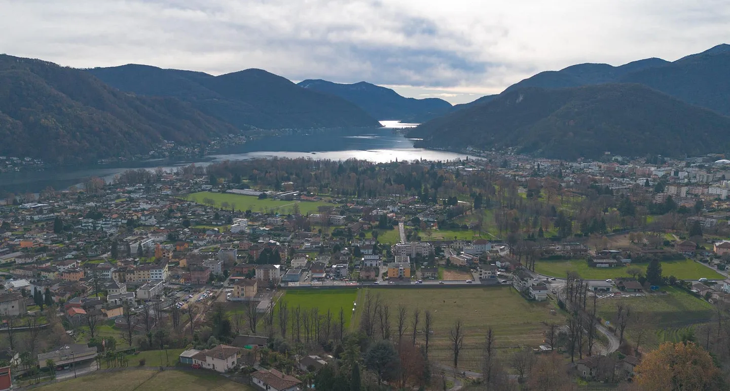Terreno edificabile vista lago con licenza a Neggio - Foto 3 di 5