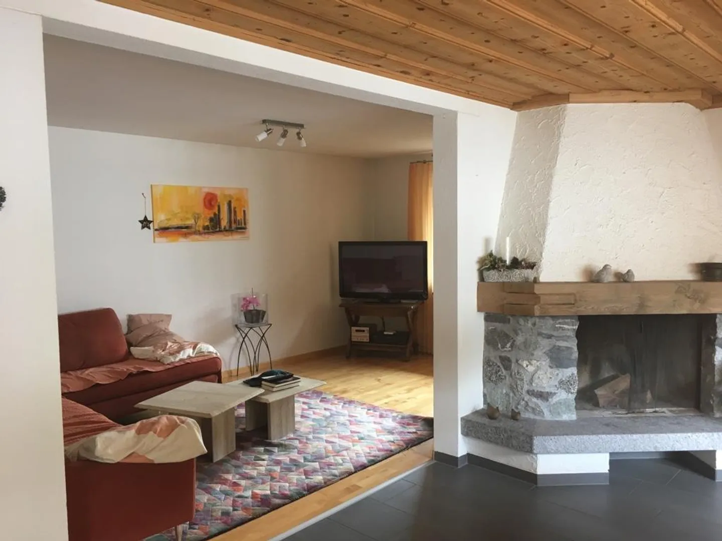 Newly renovated, bright 5-room apartment with charm & large balcony - Photo 3 of 12