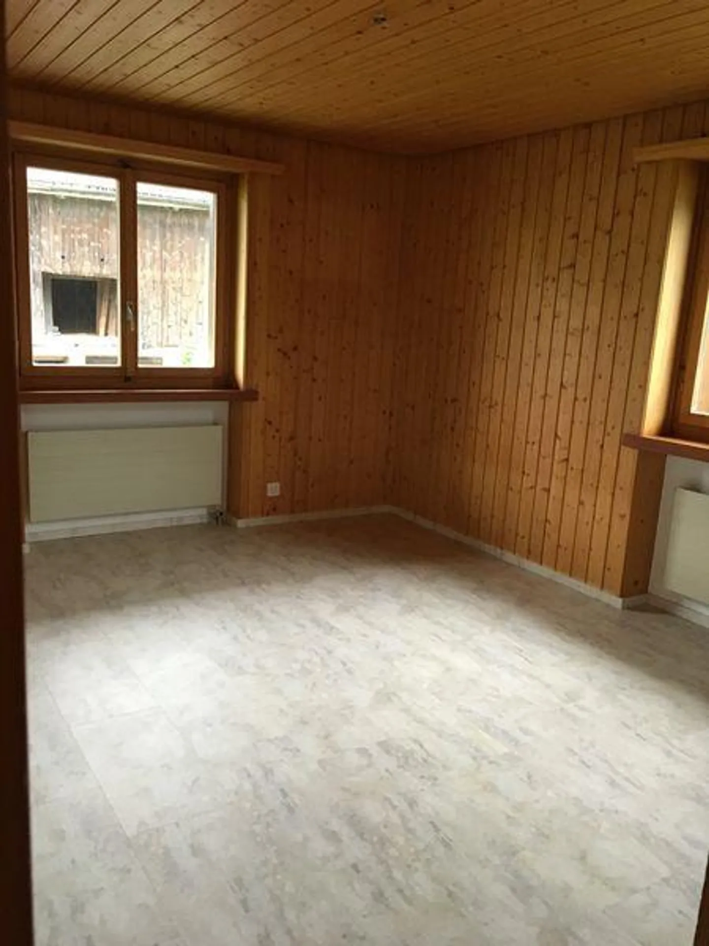 Newly renovated, bright 5-room apartment with charm & large balcony - Photo 5 of 12