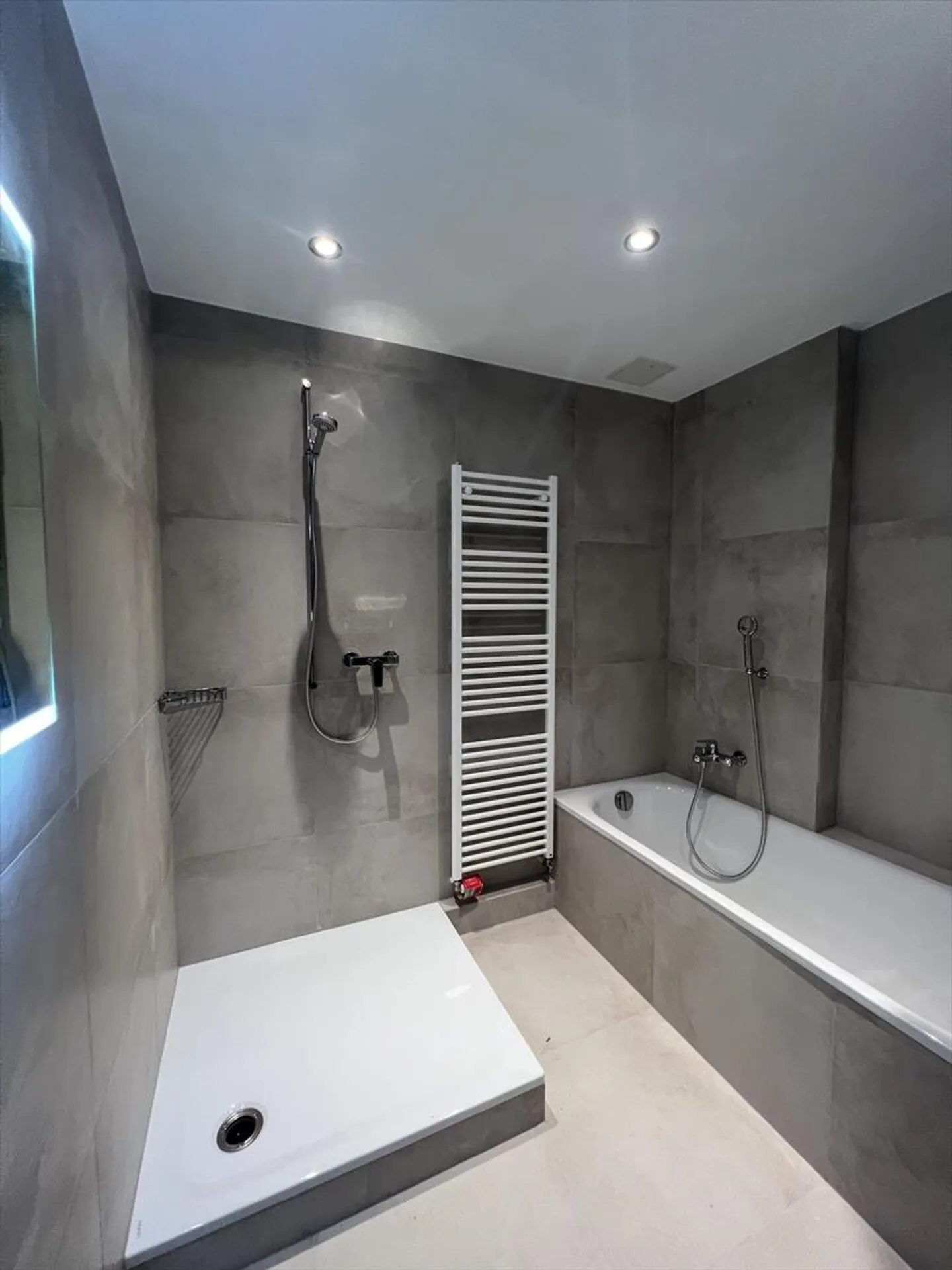 St-Imier, magnifico appartamento di 4.5 stanze completamente ristrutturato - Foto 2 di 7