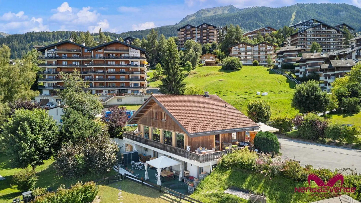 Magnifico chalet con appartamenti in residenza principale - Foto 1 di 20
