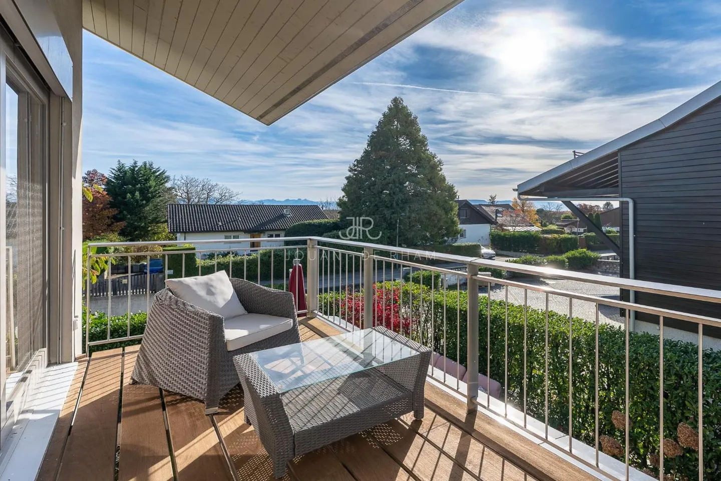 Spacious gable house for sale - ideal for a family moving in - Photo 1 of 13