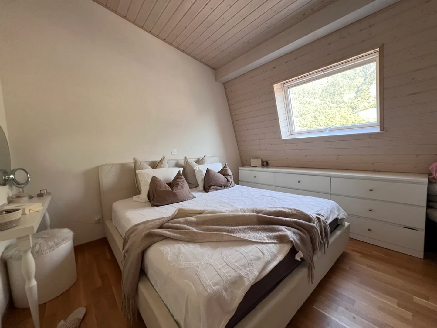 Spacious 4.5 Room Apartment - Photo 9 of 11