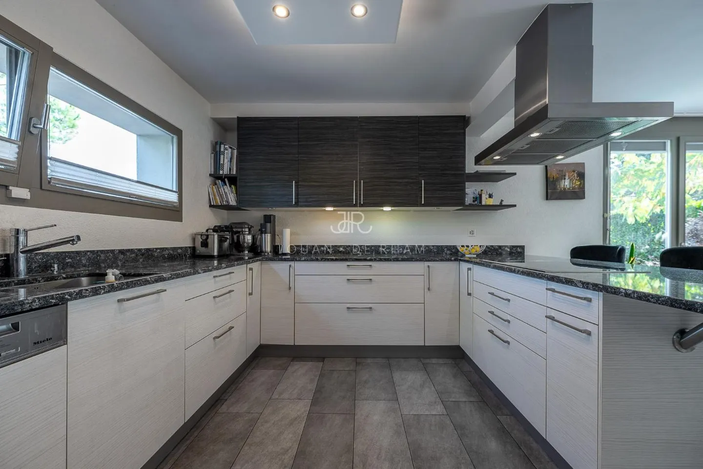 Spacious gable house for sale - ideal for a family moving in - Photo 6 of 13