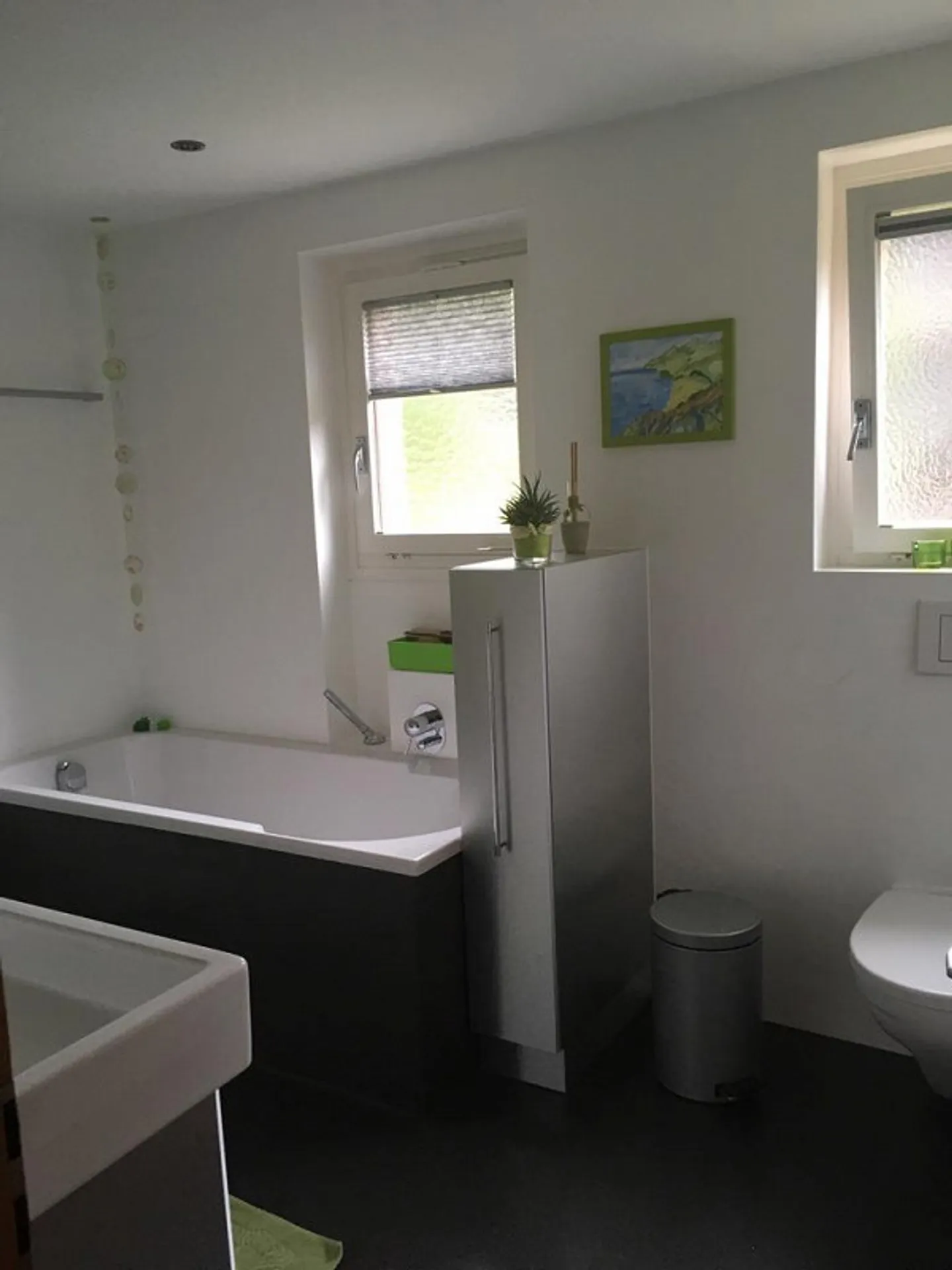 Newly renovated, bright 5-room apartment with charm & large balcony - Photo 10 of 12