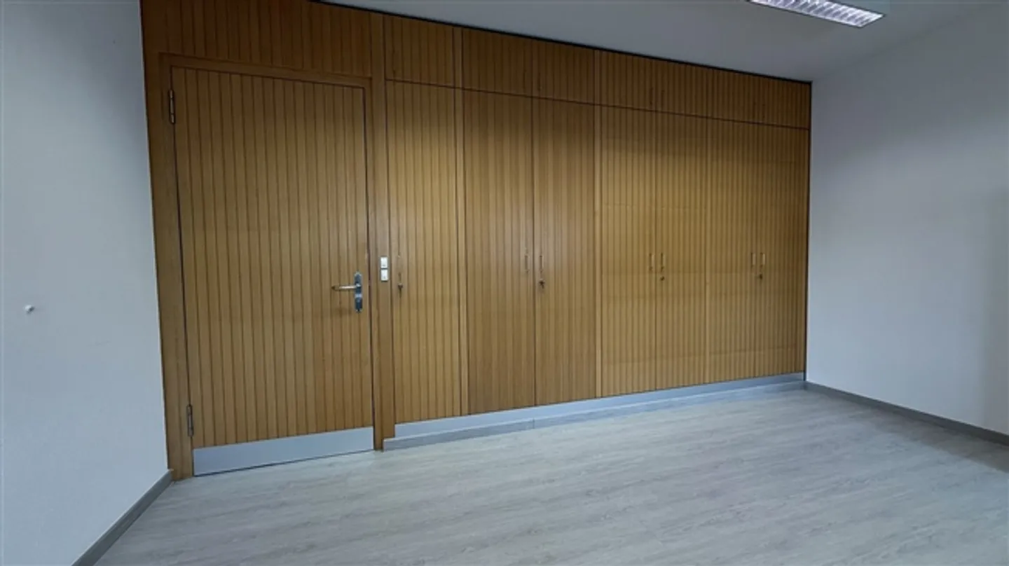 Bureau de 22 m² à louer à Chiasso - Photo 3 sur 7