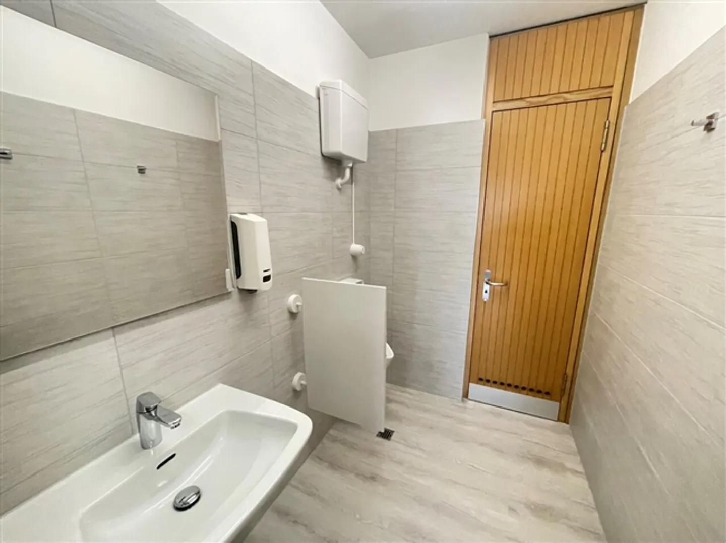 Bureau de 22 m² à louer à Chiasso - Photo 6 sur 7