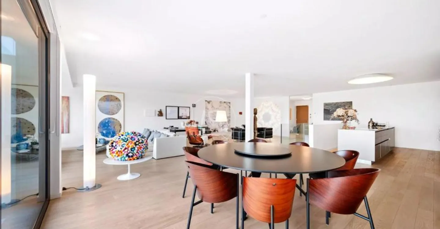 Superbo duplex di 328 m2 con giardini e vista lago nel cuore di Corsier - Foto 5 di 12