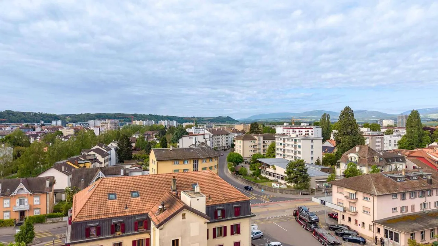 Exceptional offices in a private tower with a 360° view - Photo 2 of 10