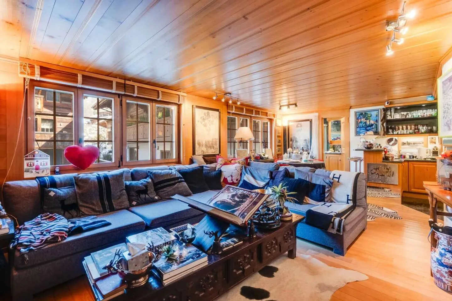 Elégant 2.5 pièces d'exception au centre du village - Photo 5 sur 12