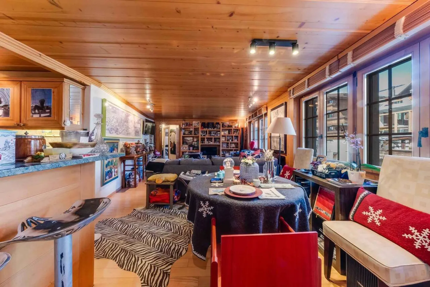 Elégant 2.5 pièces d'exception au centre du village - Photo 6 sur 12