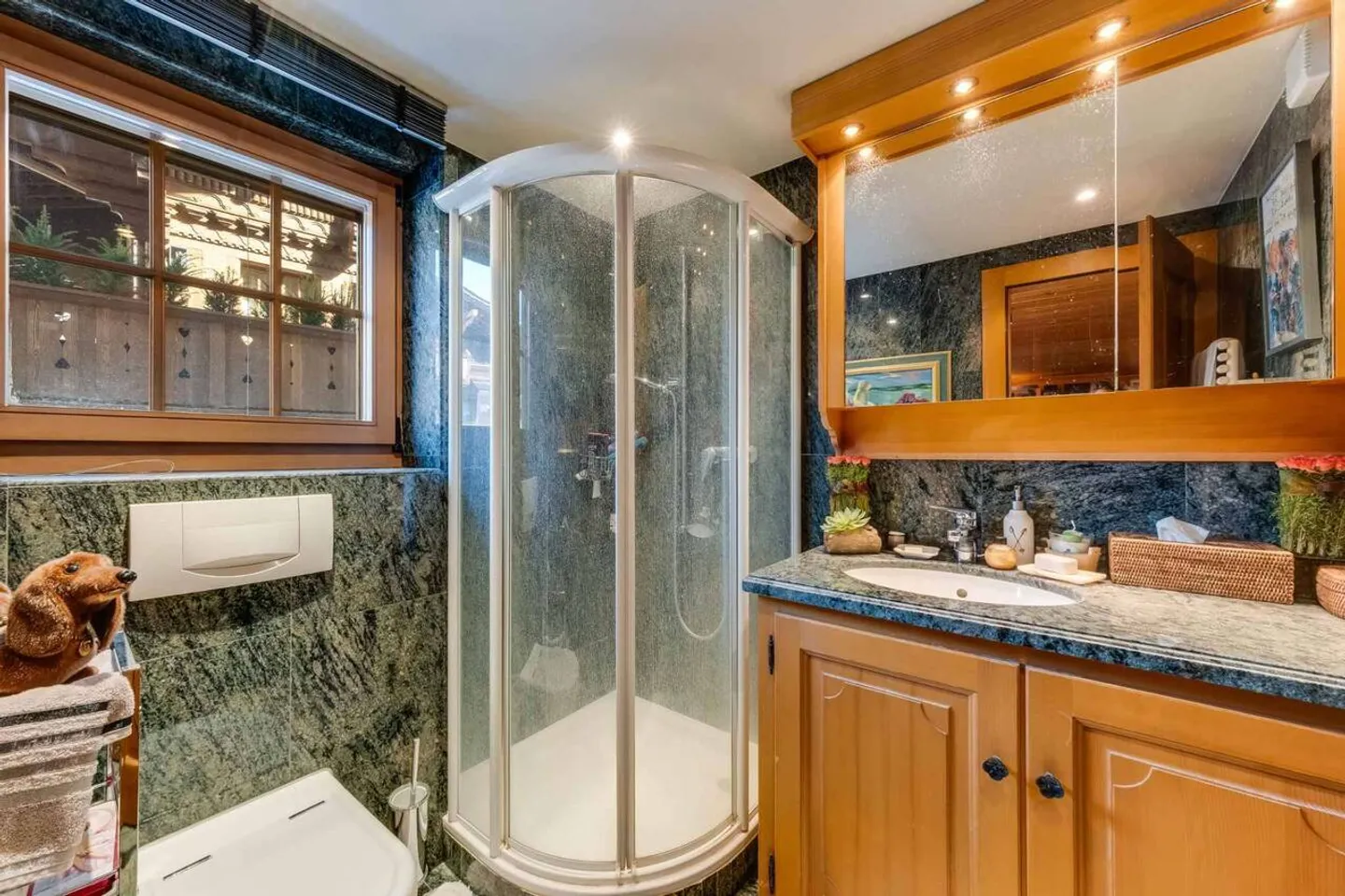 Elégant 2.5 pièces d'exception au centre du village - Photo 10 sur 12