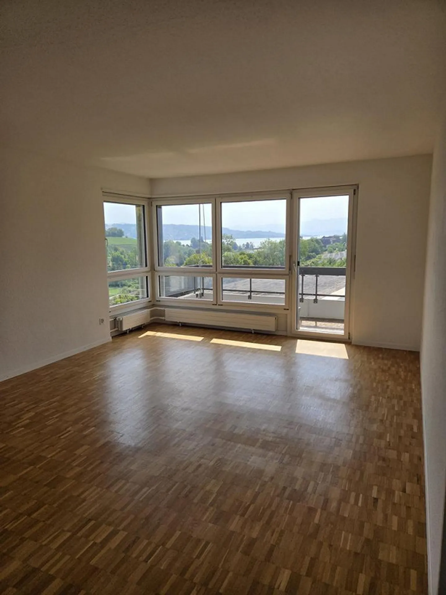 3.5 Room Apartment in Sunny Surroundings - Photo 2 of 7
