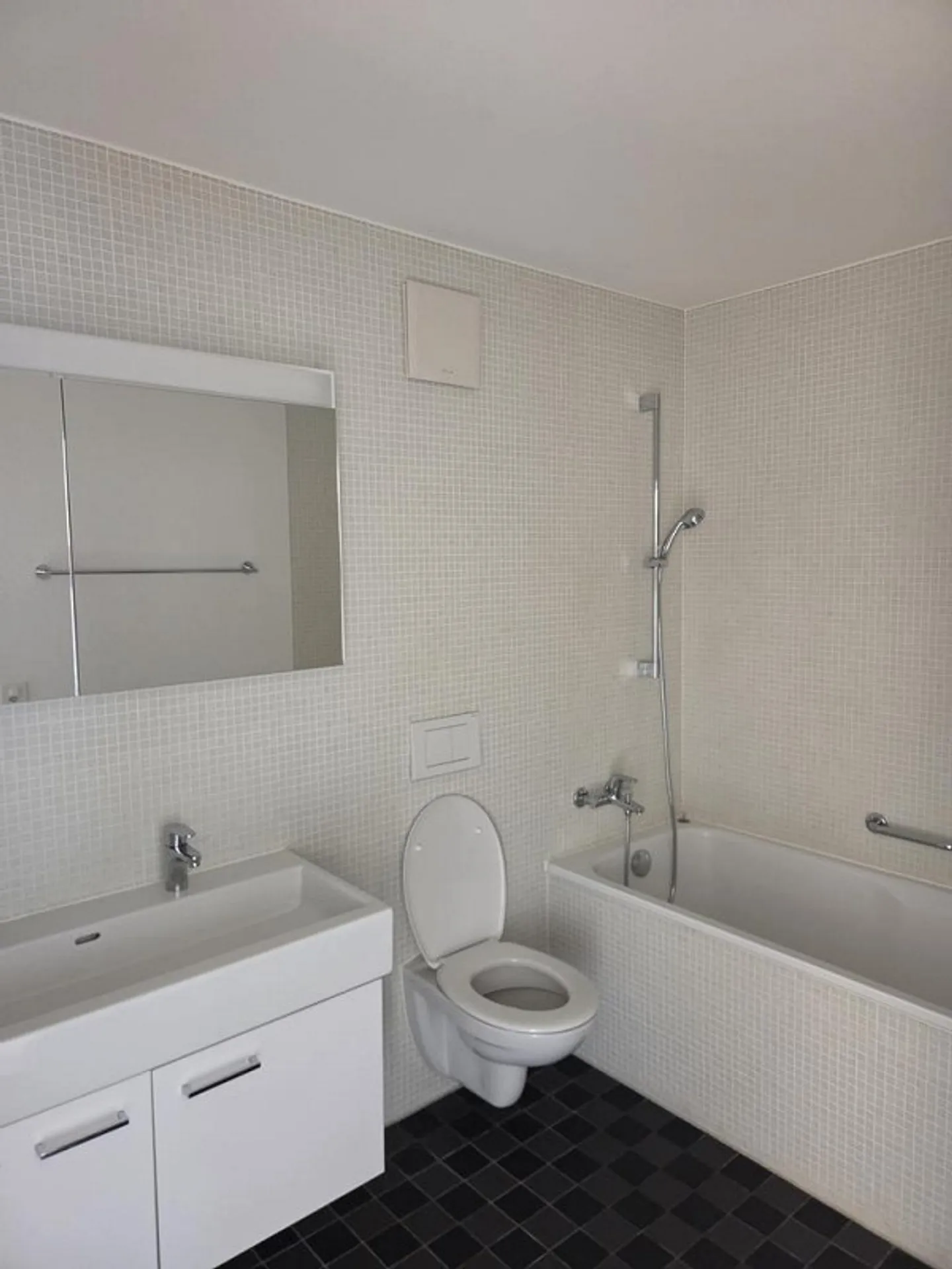 3.5 Room Apartment in Sunny Surroundings - Photo 6 of 7