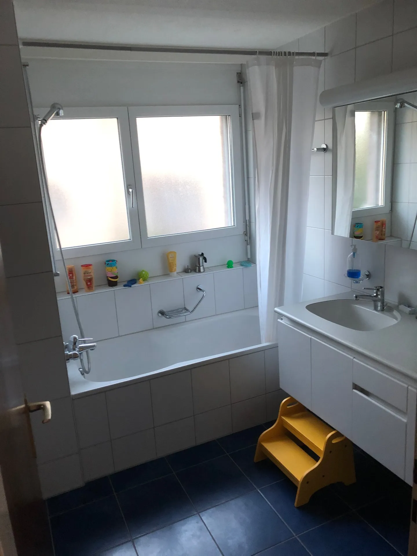 Charmante 4-Zimmer-Wohnung mit Balkon und Garten in Gwatt - Photo 4 of 7