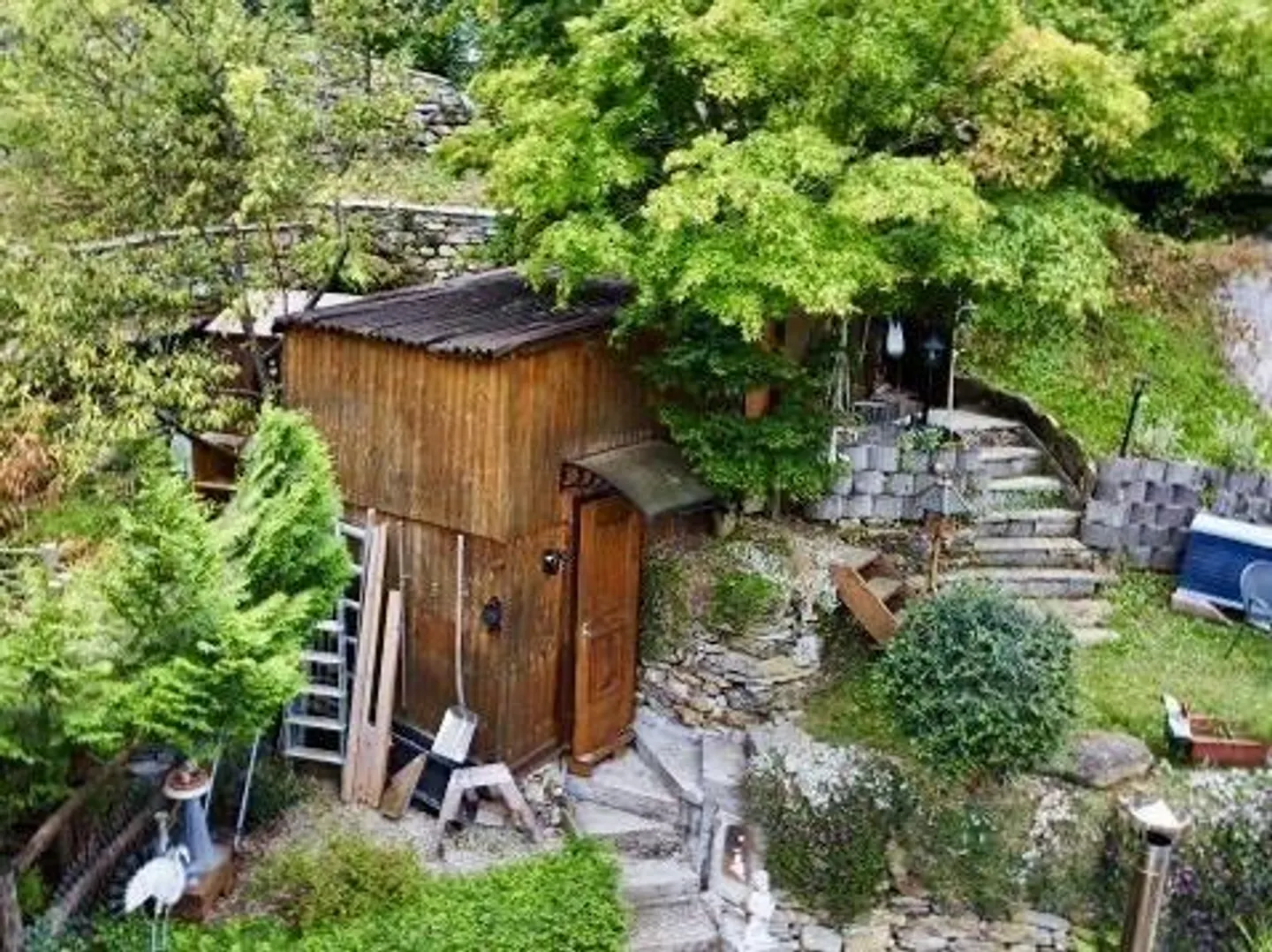 Rustique 3 1/2 pièces dans un emplacement très calme et ensoleillé avec vue - Photo 18 sur 22