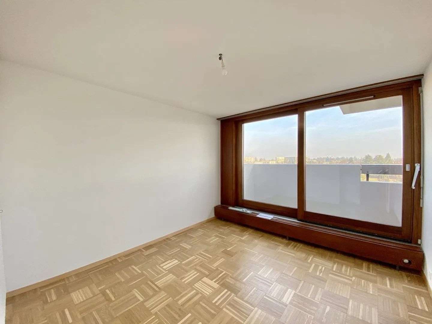 Duplex apartment located in the Tourelle district - Photo 5 of 11