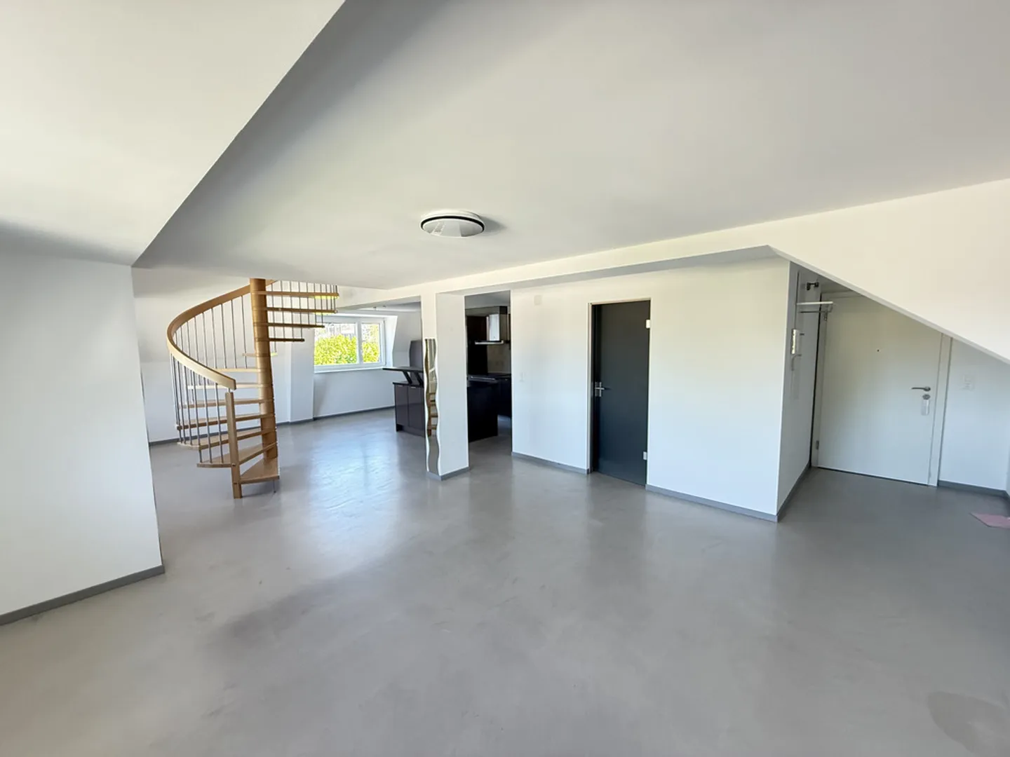 Modern duplex close to amenities - 3 months of net rent offered - Photo 2 of 11
