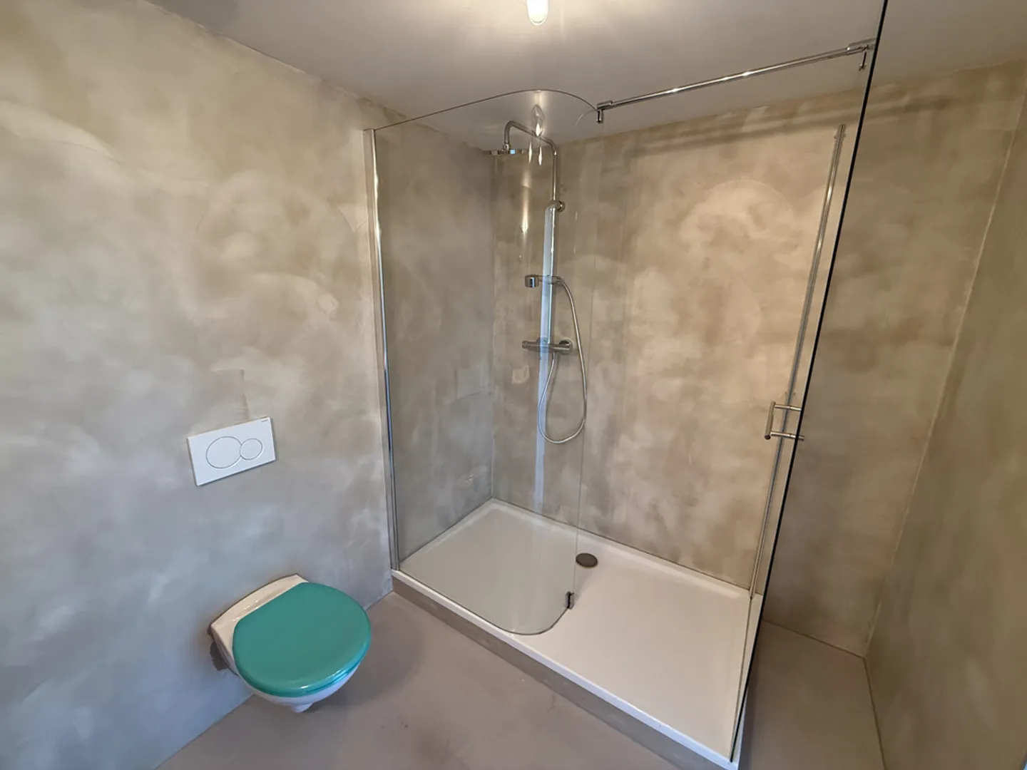 Modern duplex close to amenities - 3 months of net rent offered - Photo 6 of 11