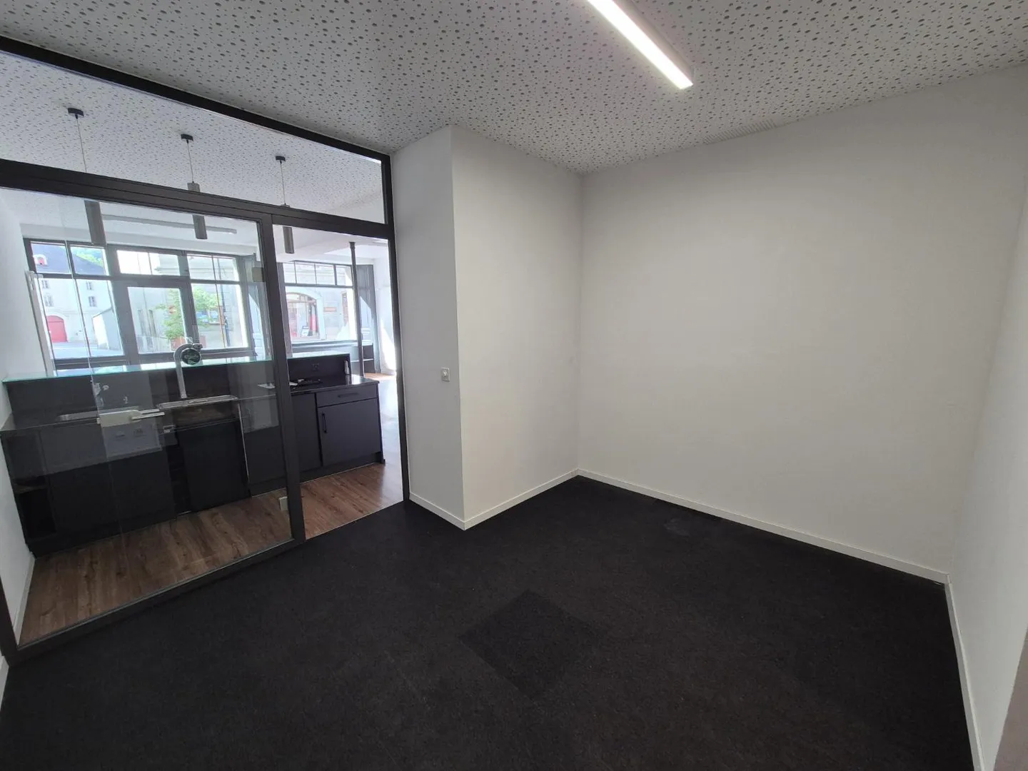 Office 2 rooms - Photo 3 of 4