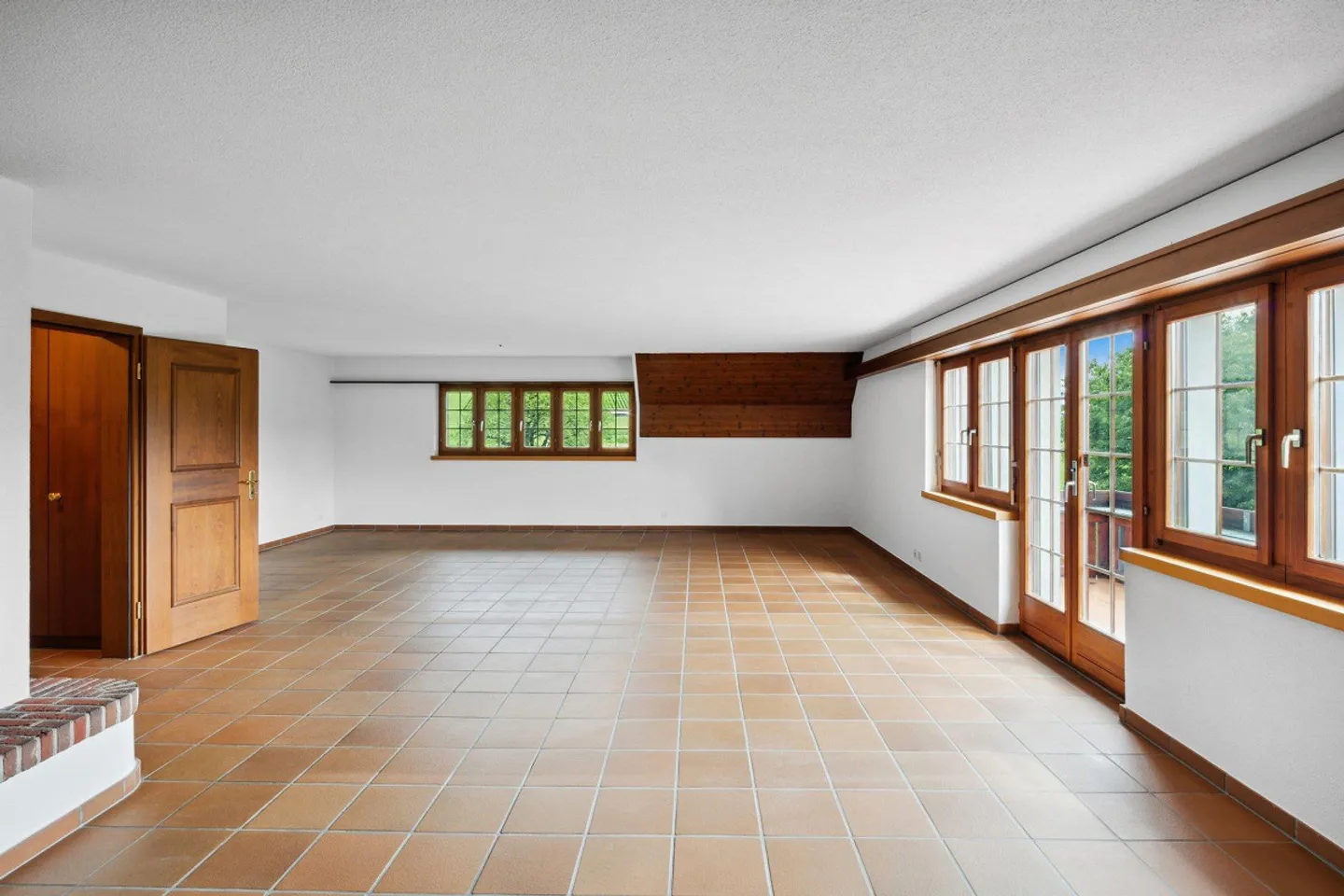 Riding stable with 4-5 boxes and riding hall - Photo 4 of 10