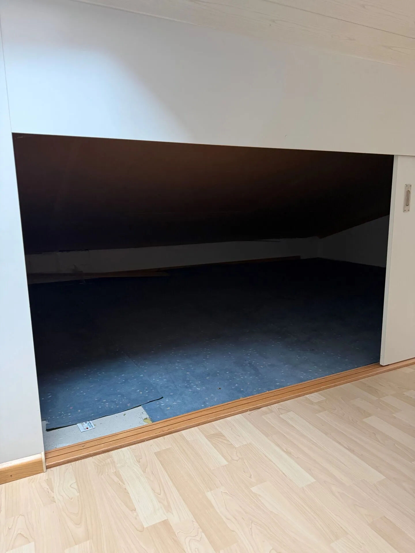 très spacieux atelier près du centre du village - Photo 8 sur 11