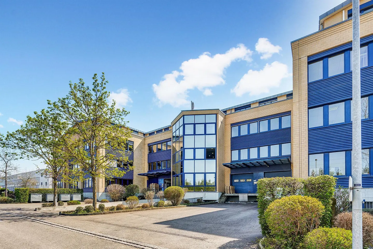 Spazi per uffici/commerciali/pratici - Foto 1 di 8