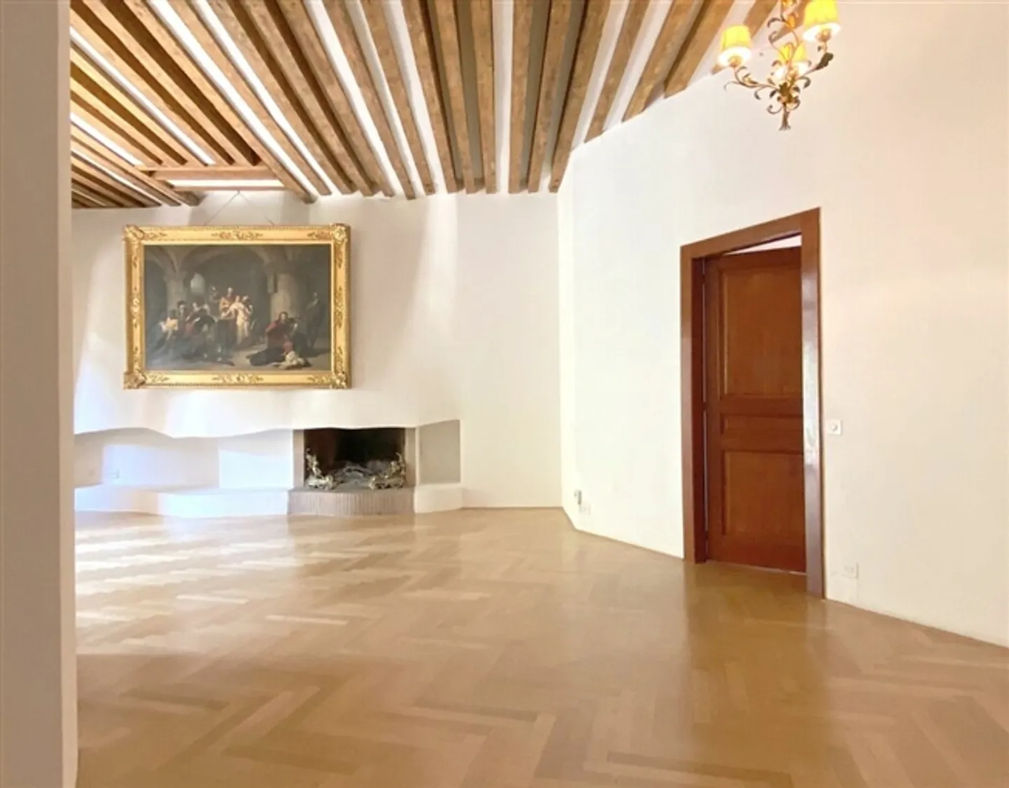 6 atypical rooms with terrace in the old town - Photo 1 of 8