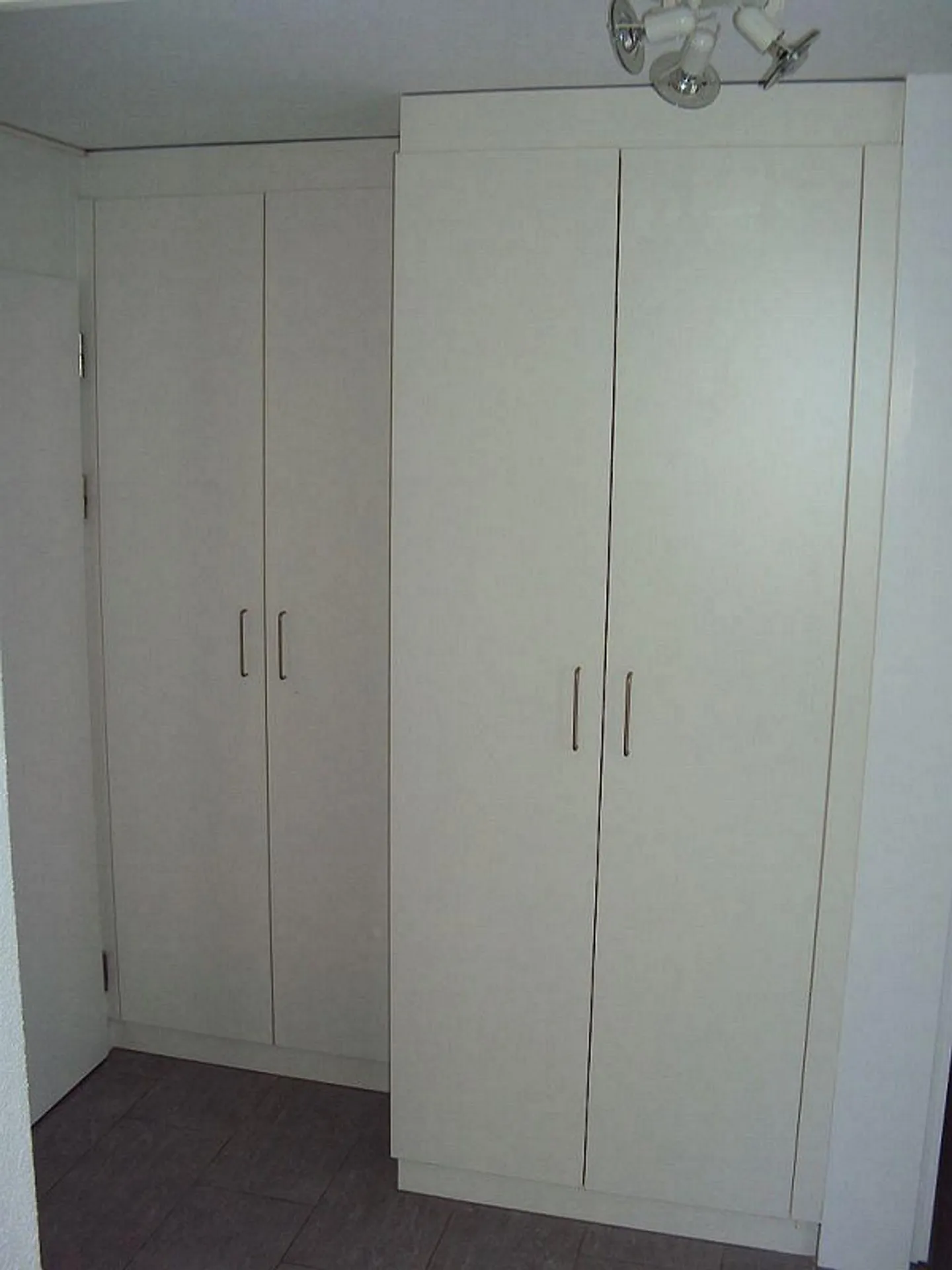 Sunny 3-room apartment with balcony and parking space in Münsingen - Photo 8 of 12