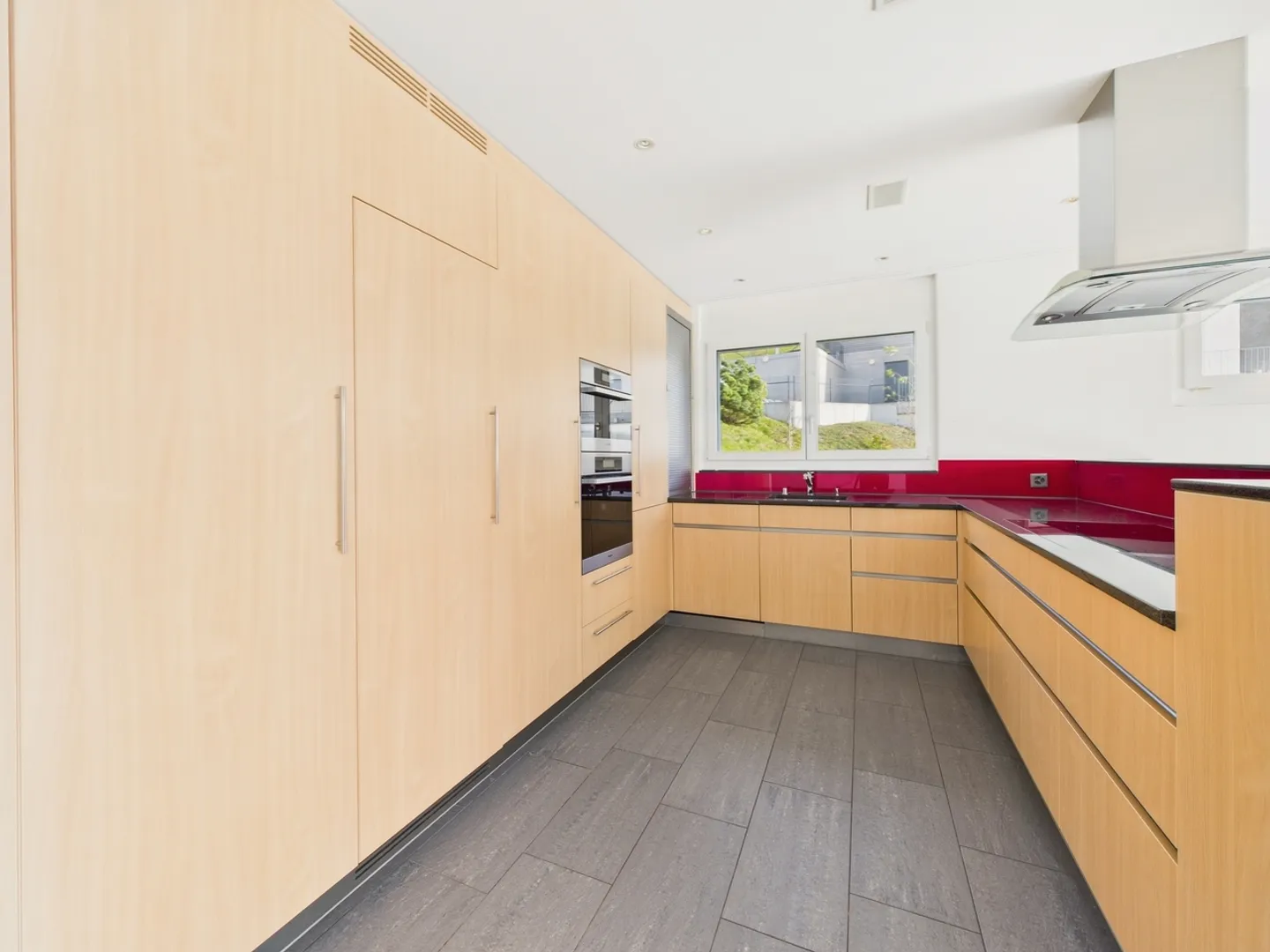 Unique apartment in Wald ZH with 5.5 rooms and breathtaking views - Photo 2 of 13