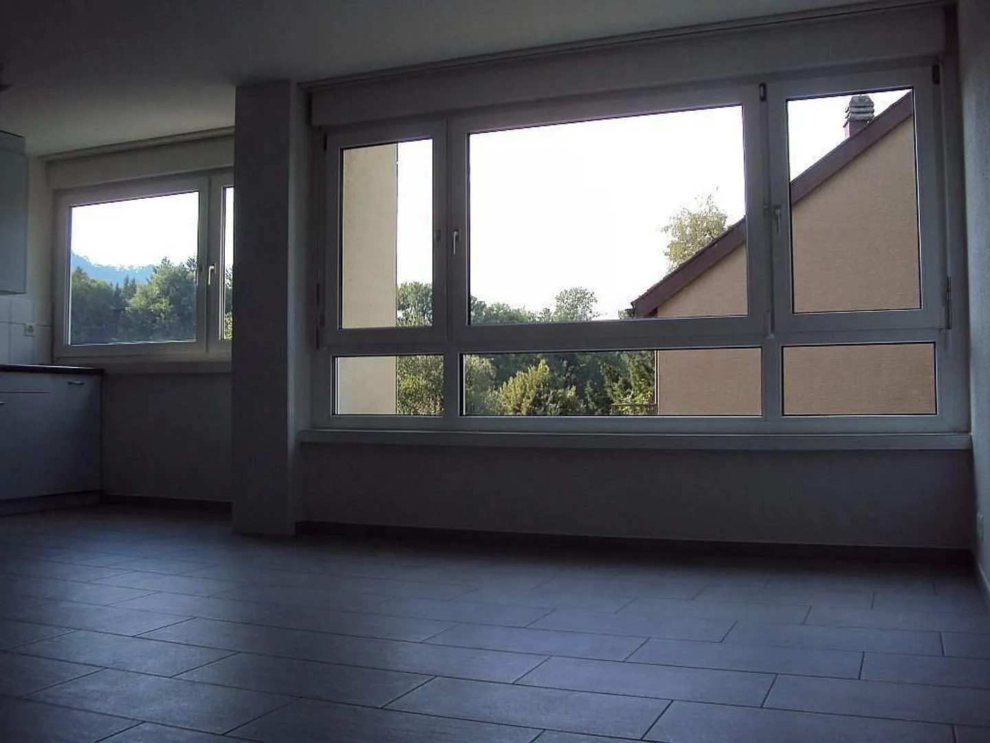 Sunny 3-room apartment with balcony and parking space in Münsingen - Photo 12 of 12