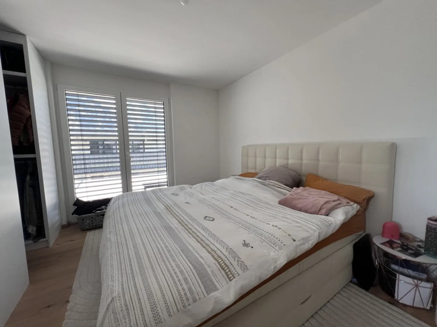 Modern Apartment with Terrace - Photo 5 of 11