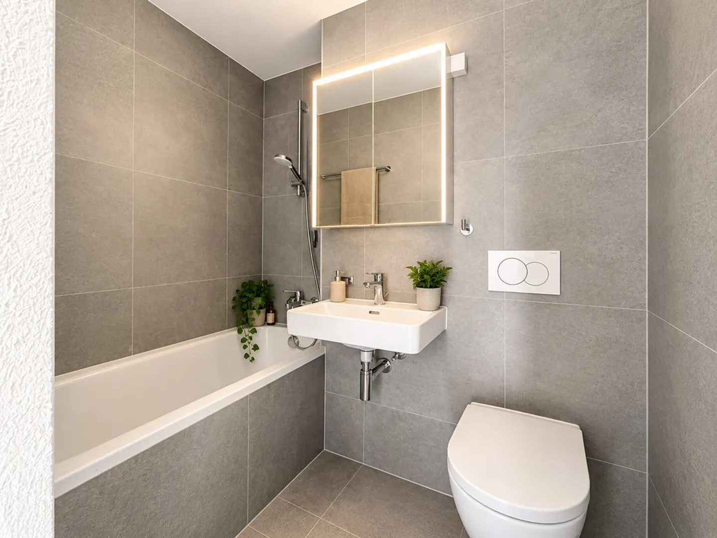 Appartement rénové 4 pièces - Photo 2 sur 12