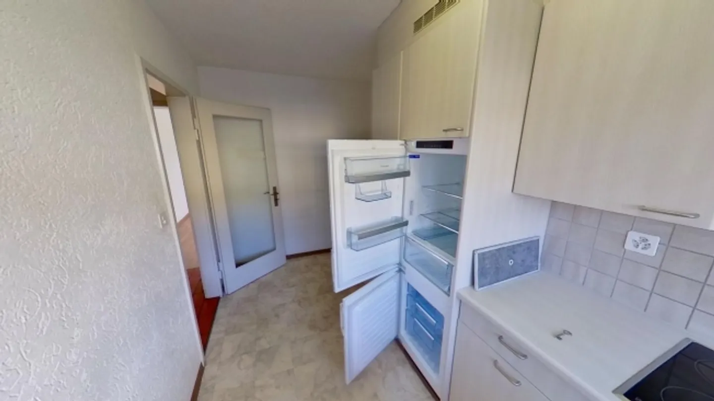 Bright 3-room apartment for temporary rent in Zürich-Oerlikon (until 31.03.2027) - Photo 3 of 11