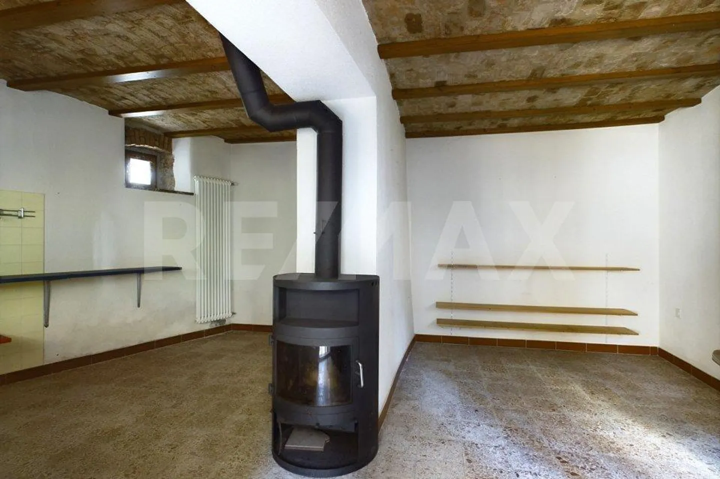 Ticinese house with private courtyard in the heart of Arzo - Photo 3 of 13