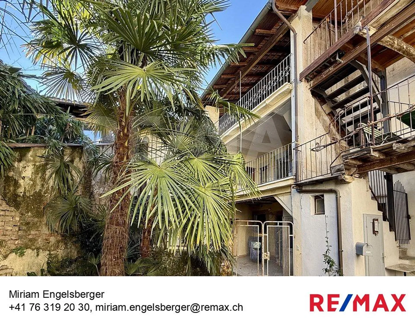 Ticinese house with private courtyard in the heart of Arzo - Photo 1 of 13