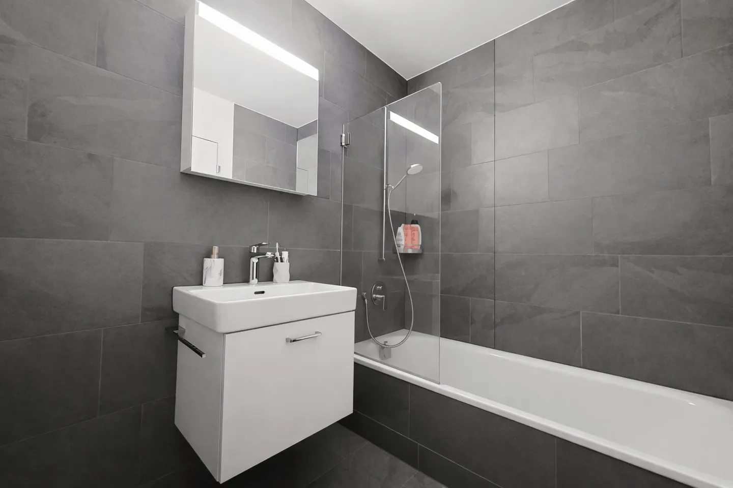 Appartamento elegante con giardino - Foto 10 di 13