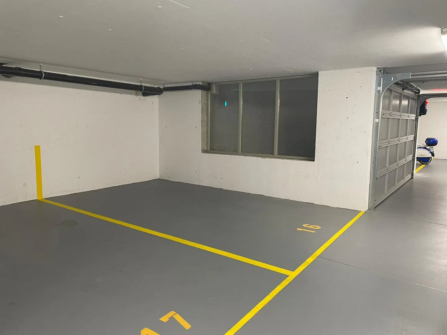 Parking space for rent in garage - Massagno - Photo 1 of 2