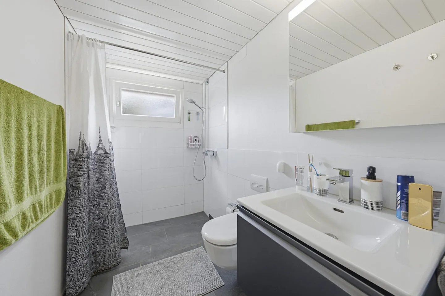 Vivre avec une vue : appartement bien entretenu dans un quartier calme - Photo 15 sur 21