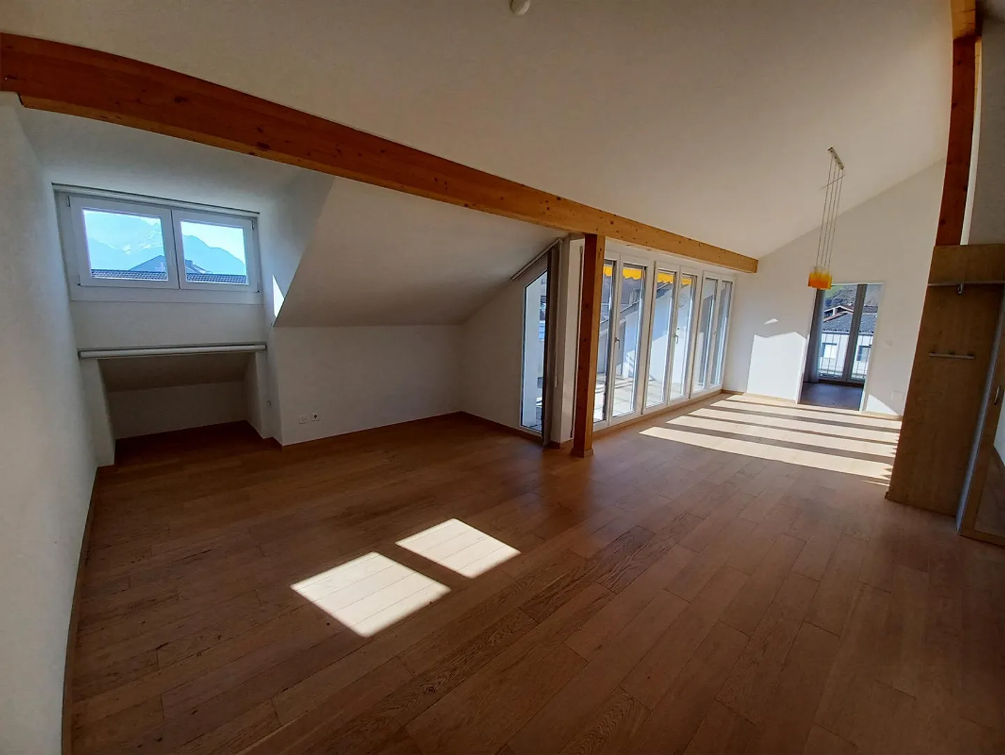 Quiet, bright 3.5 room attic apartment - Photo 1 of 10