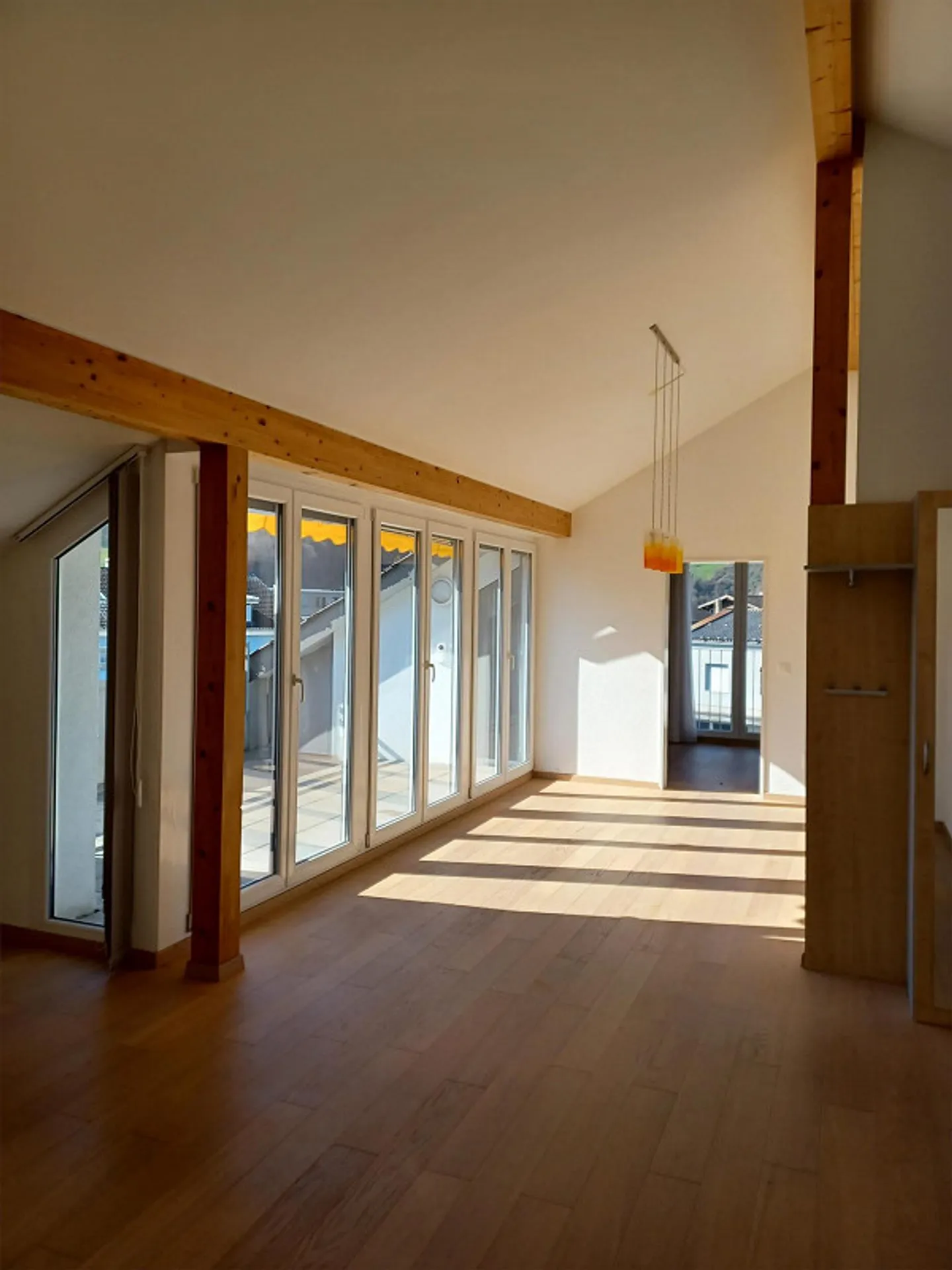 Quiet, bright 3.5 room attic apartment - Photo 4 of 10