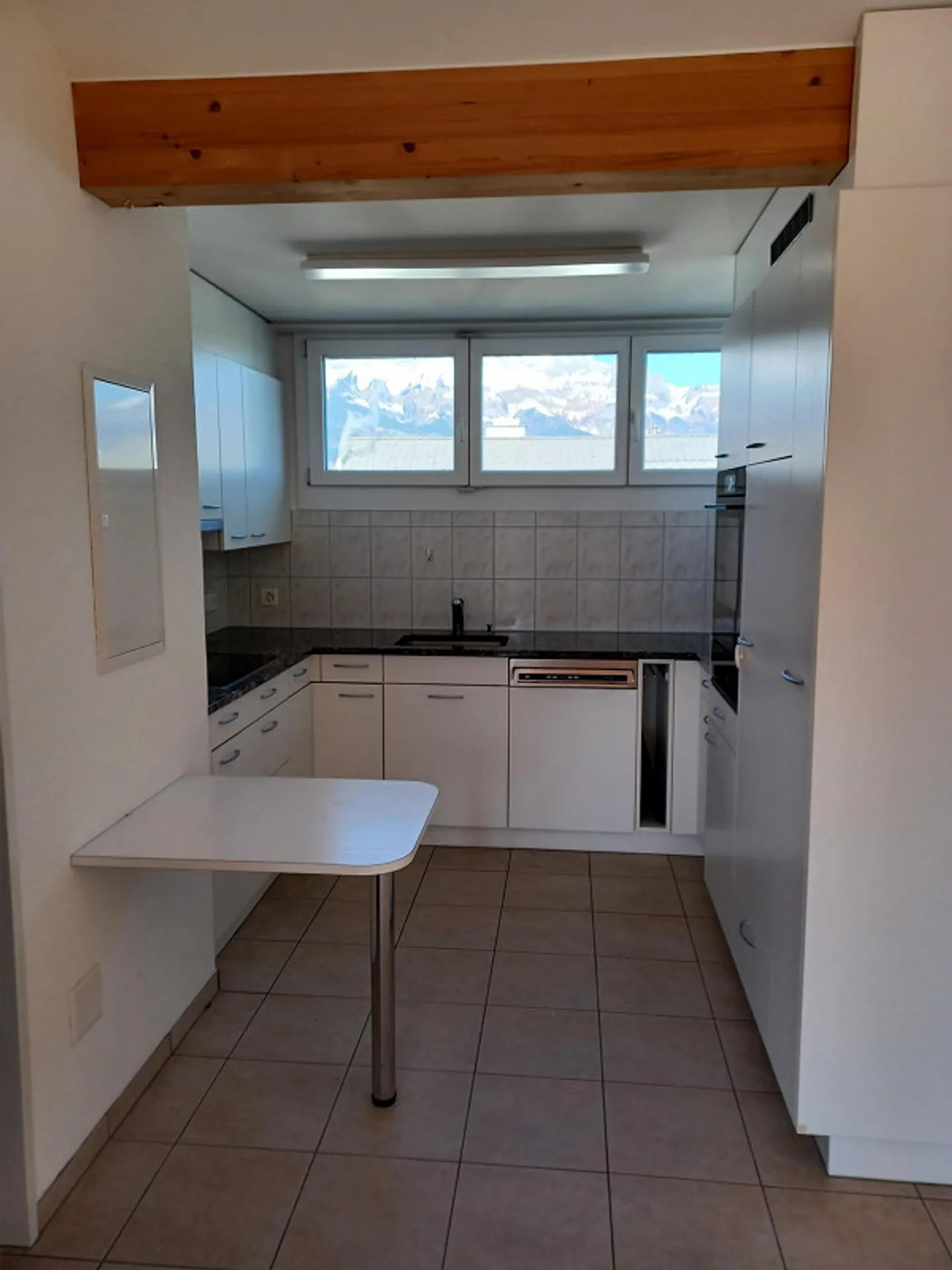 Quiet, bright 3.5 room attic apartment - Photo 6 of 10