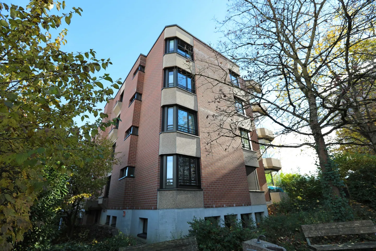 Moderno appartamento di 5 stanze con area giardino - Foto 9 di 10