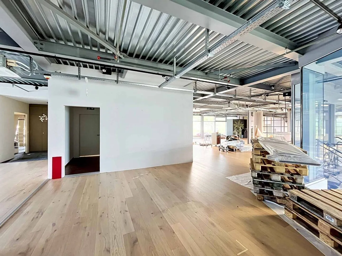 Environ 765m2 pour votre future entreprise - Industrielle 11 - Photo 3 sur 12