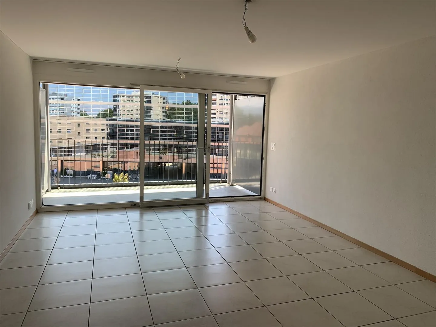 Modern apartment close to all amenities - Photo 1 of 7