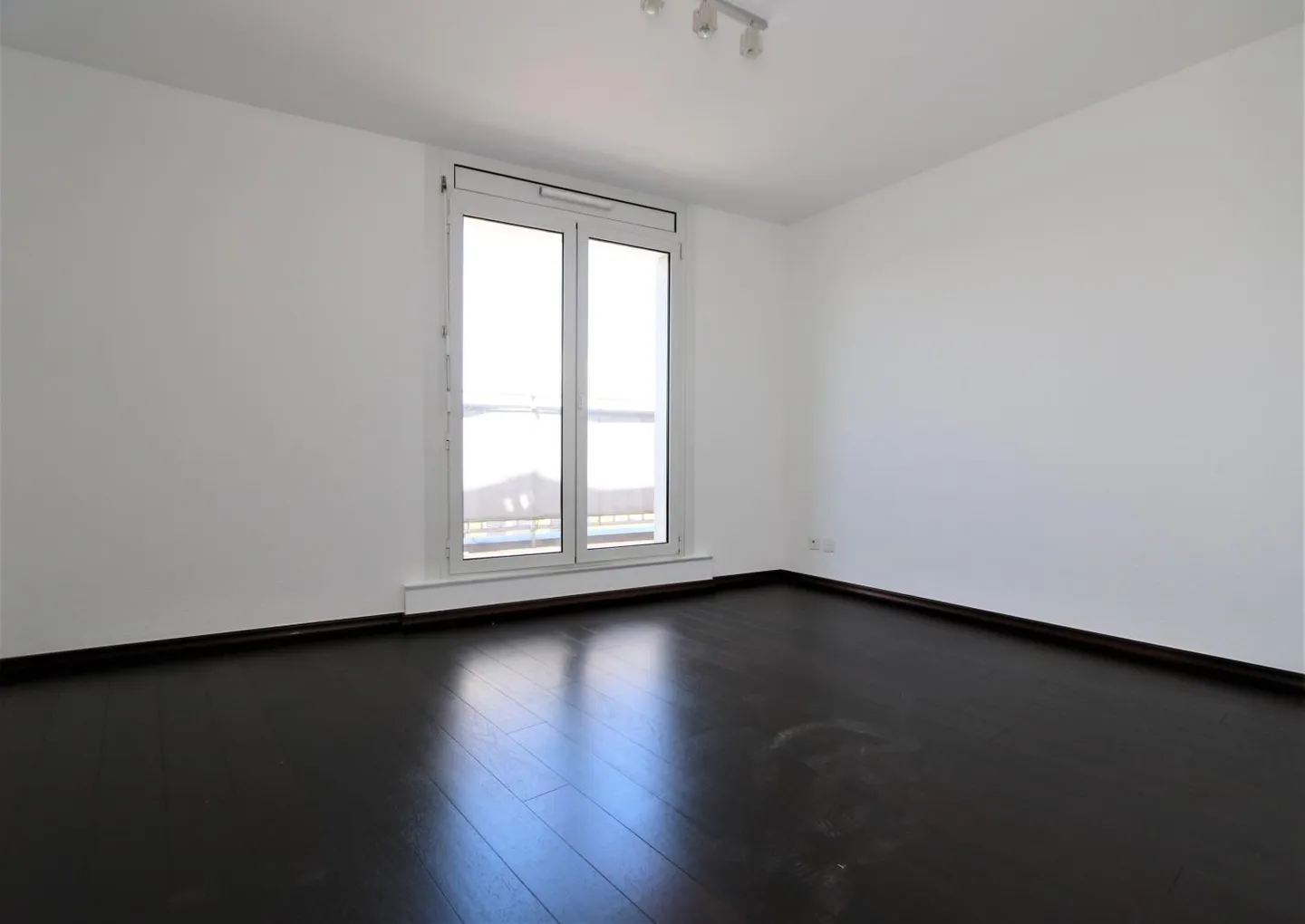 Duplex penthouse apartment with 4.5 rooms, balcony and roof terrace in Acacias - Photo 3 of 15