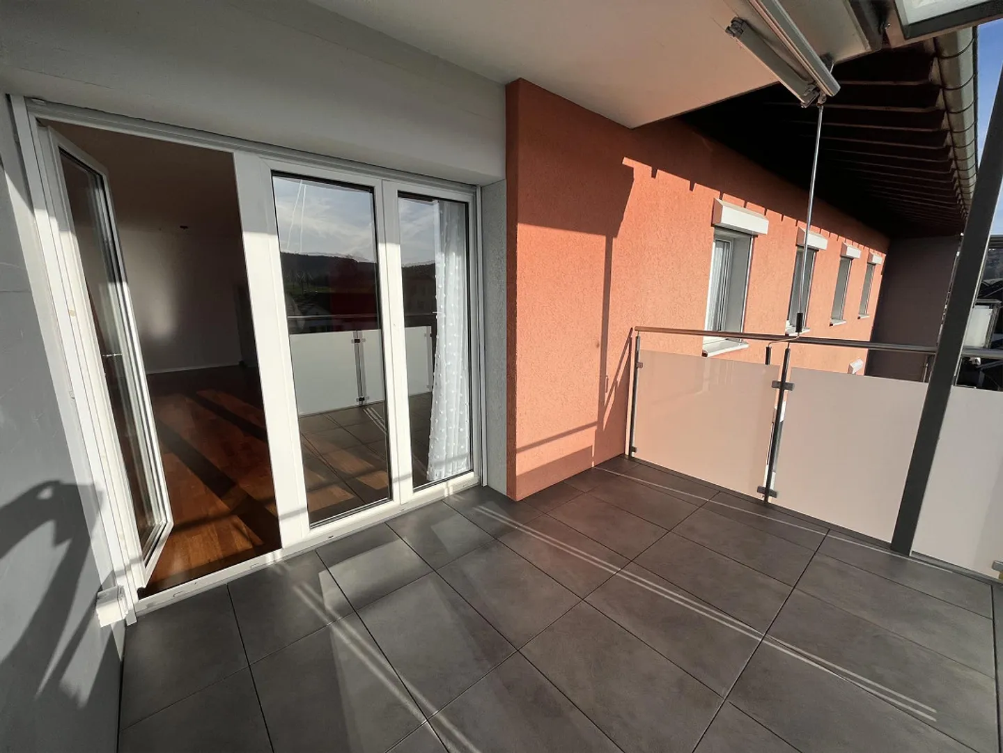 Appartamento 3 1/2 locali in una proprietà con una buona comunità - Foto 3 di 10
