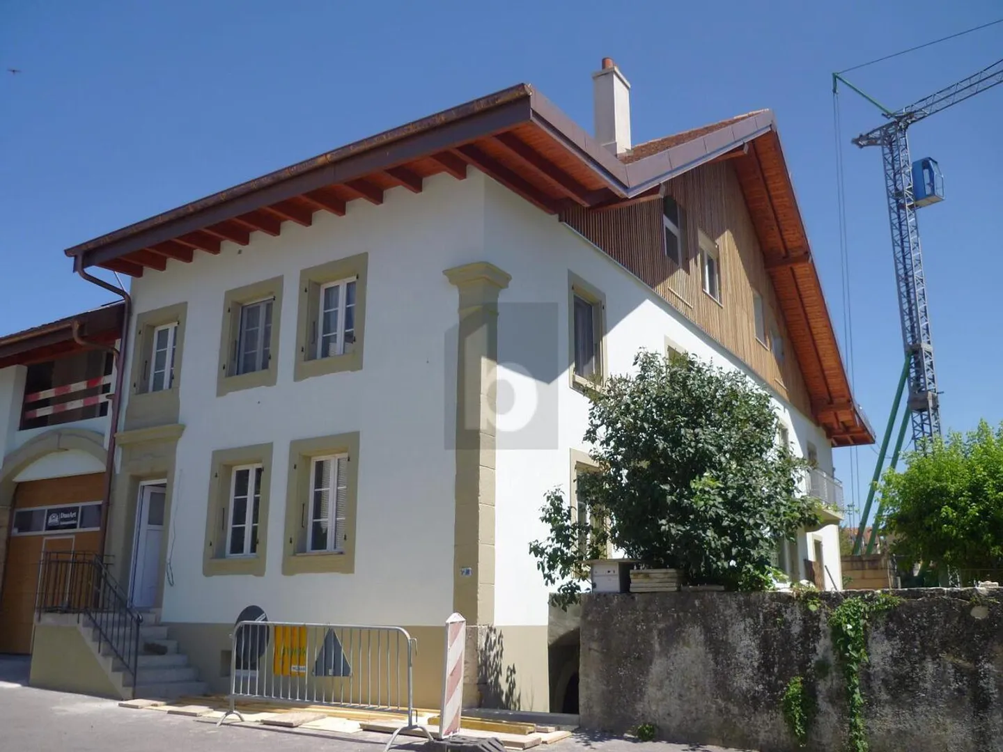 Bureau lumineux au village - Photo 1 sur 2